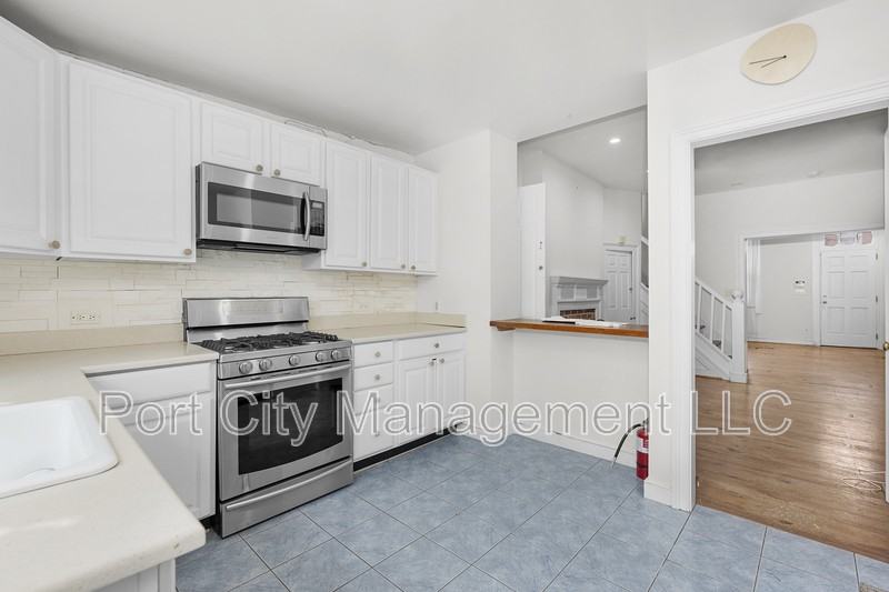 912 Fell St - Photo 3 of 22