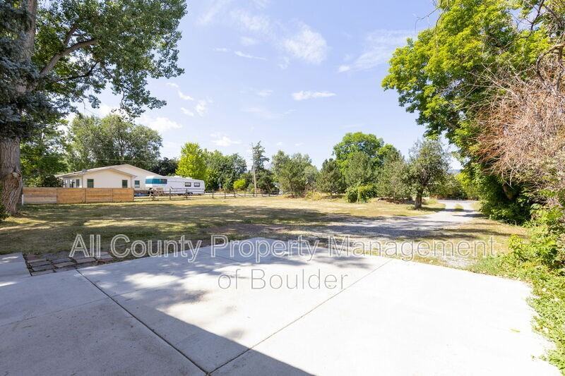 1098 Cherryvale Rd - Photo 2 of 29