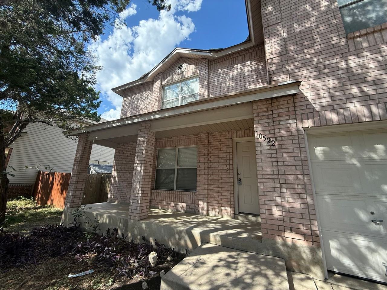 10522 Stone Creek Pl - Photo 2 of 23