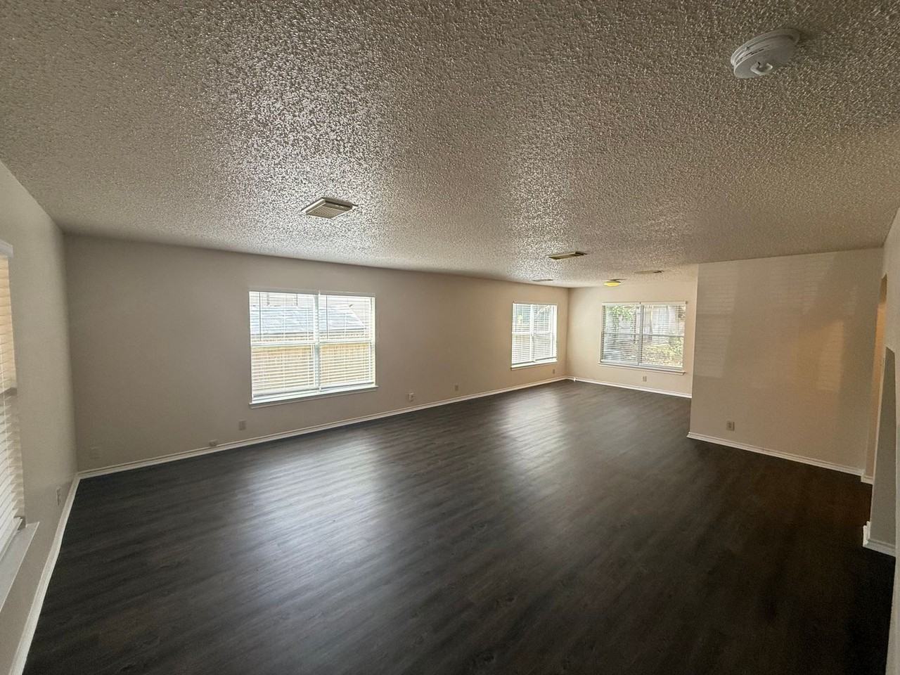 10522 Stone Creek Pl - Photo 4 of 23