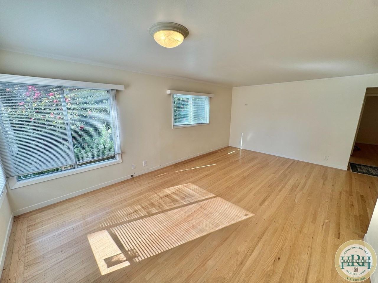 5547 Mission Street - Photo 4 of 16