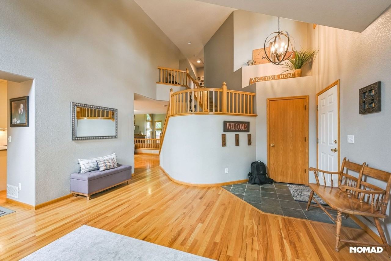 2206 Stillwater Creek Dr - Photo 2 of 32