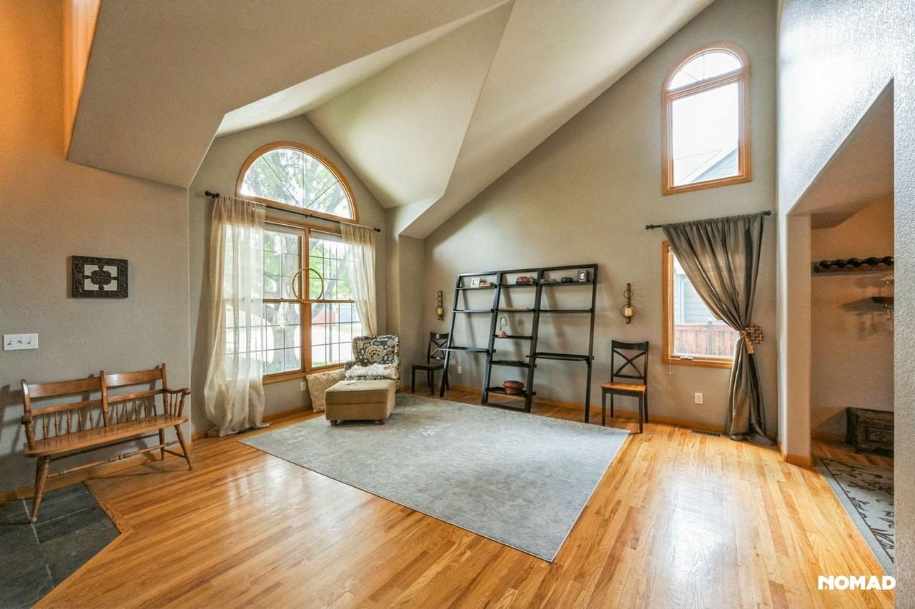 2206 Stillwater Creek Dr - Photo 3 of 32