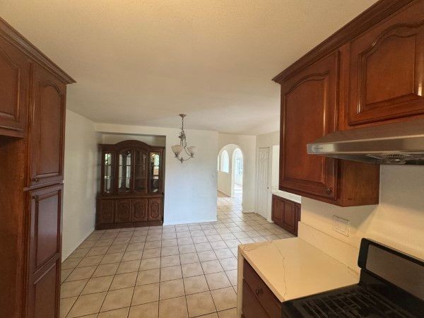 5643 W Phillips Blvd - Photo 5 of 7
