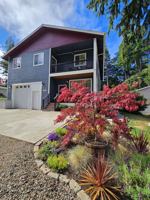 featured image of 3730 Ne 10th St