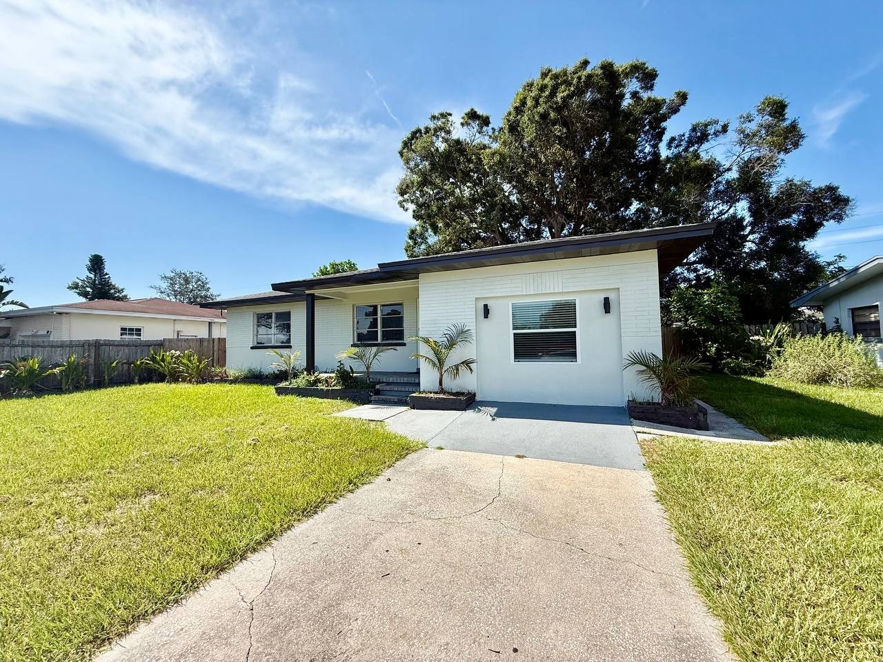 1545 Illinois Rd - Photo 2 of 27