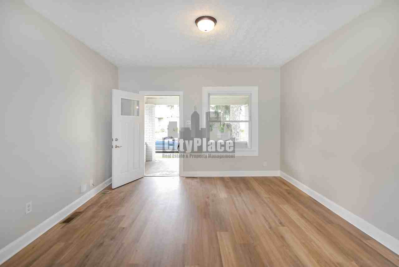 608 N Oakland Ave - Photo 6 of 23