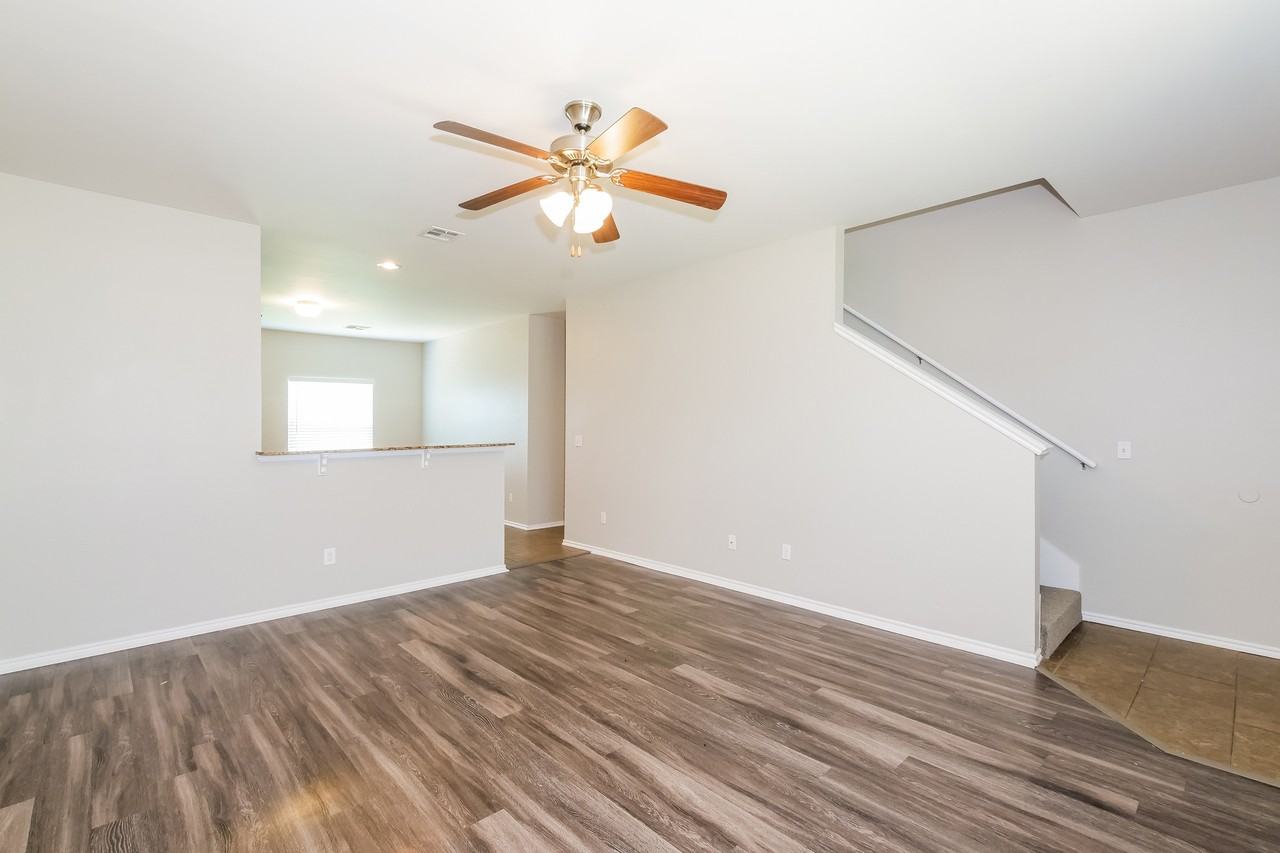 2416 Nw 195th St - Photo 5 of 20