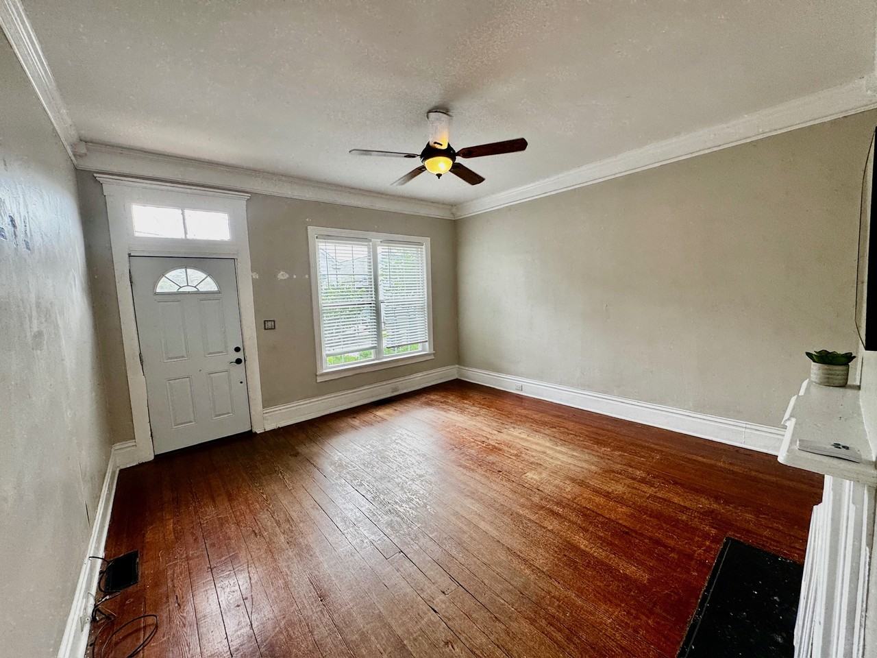 1417 Debarr St - Photo 3 of 17