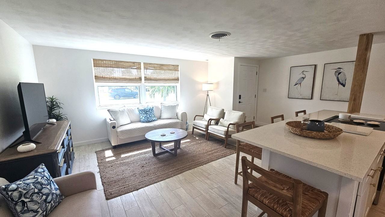 1210 Maryknoll Road - Photo 4 of 33