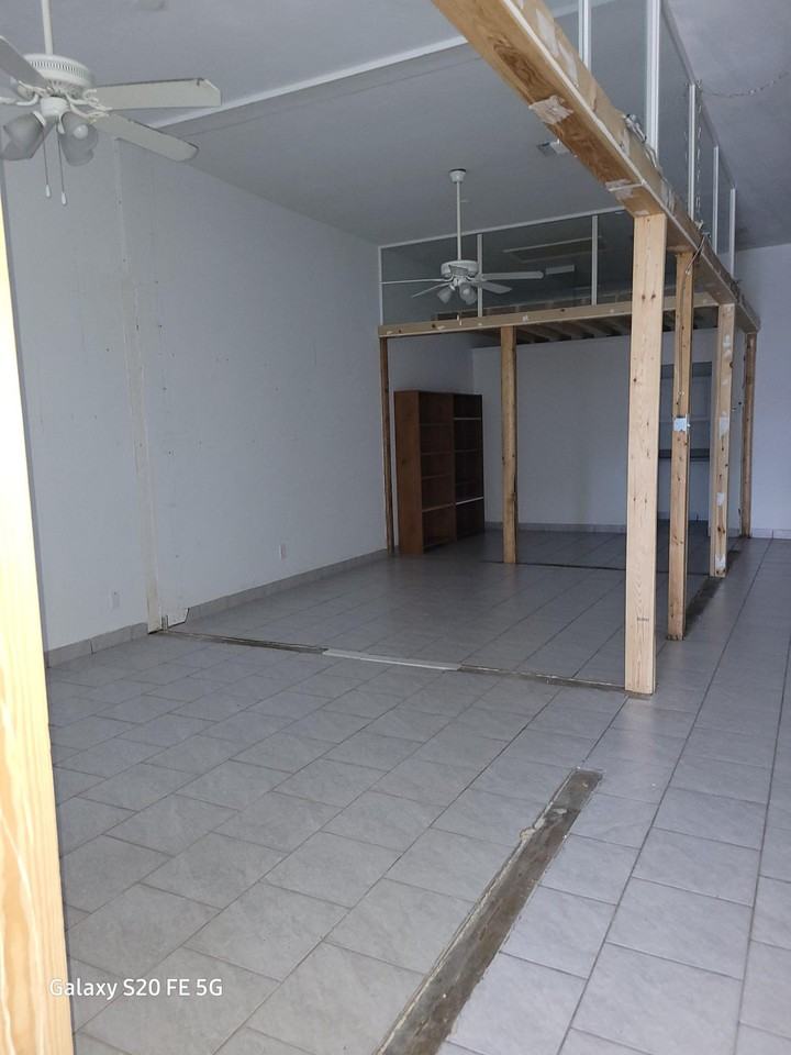 1211 Miramar St #4 - Photo 3 of 10