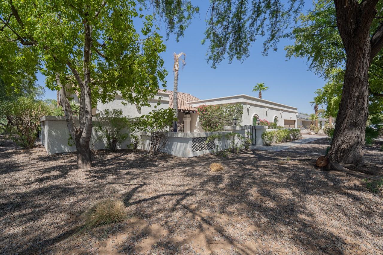 9504 E Sunnyside Dr - Photo 2 of 50