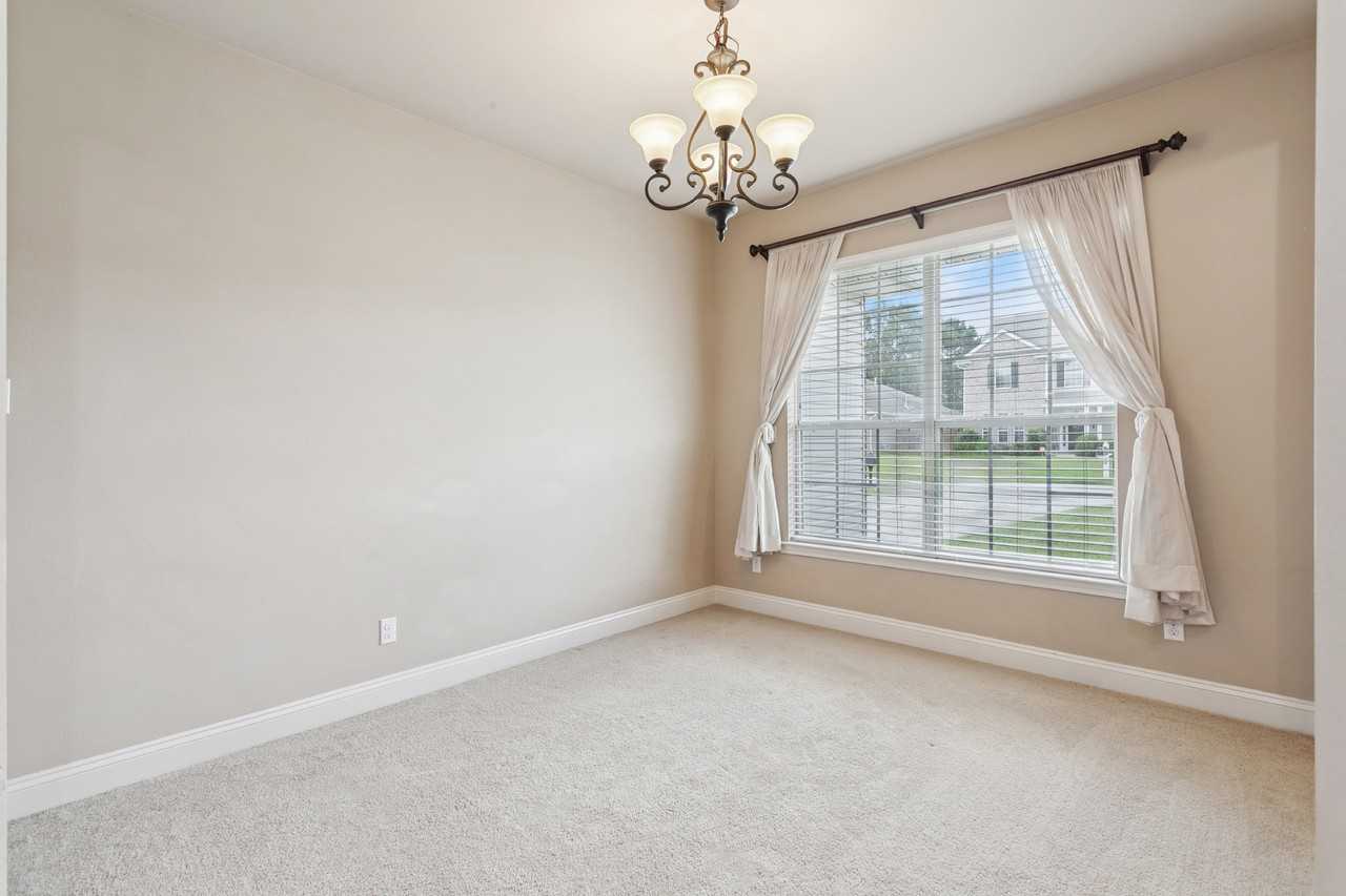 768 Solomon Drive - Photo 7 of 25