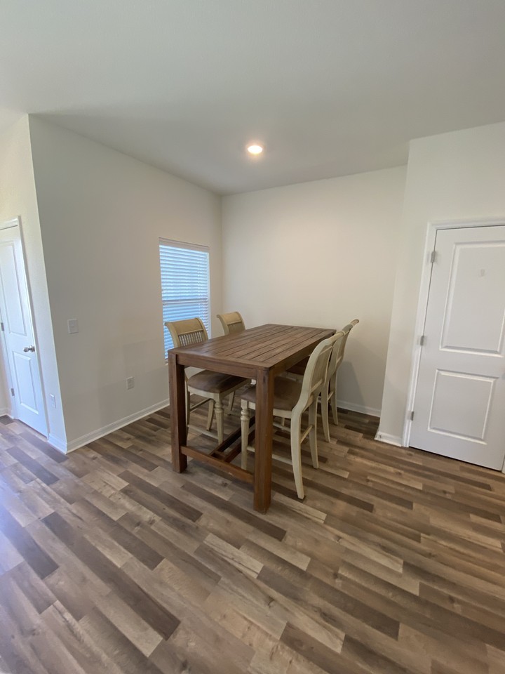 3033 Neverland Dr - Photo 6 of 27