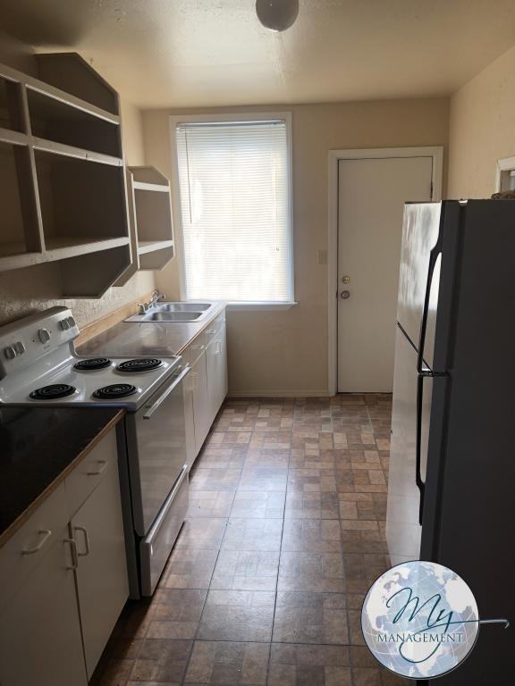209 W Midway St - Photo 3 of 8
