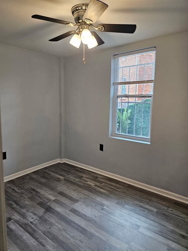 566 Malcolm X Ave Se #2 - Photo 7 of 20