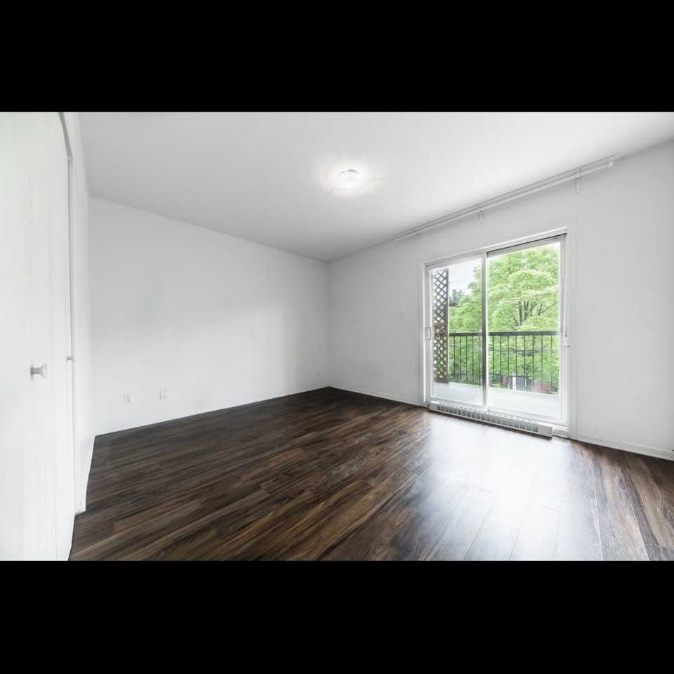 5420 Boulevard Pie-IX - Photo 5 of 9