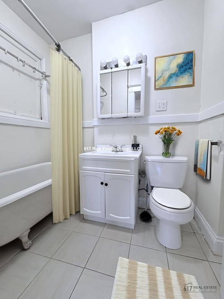 11 Barrows St #1 - Photo 2 of 11