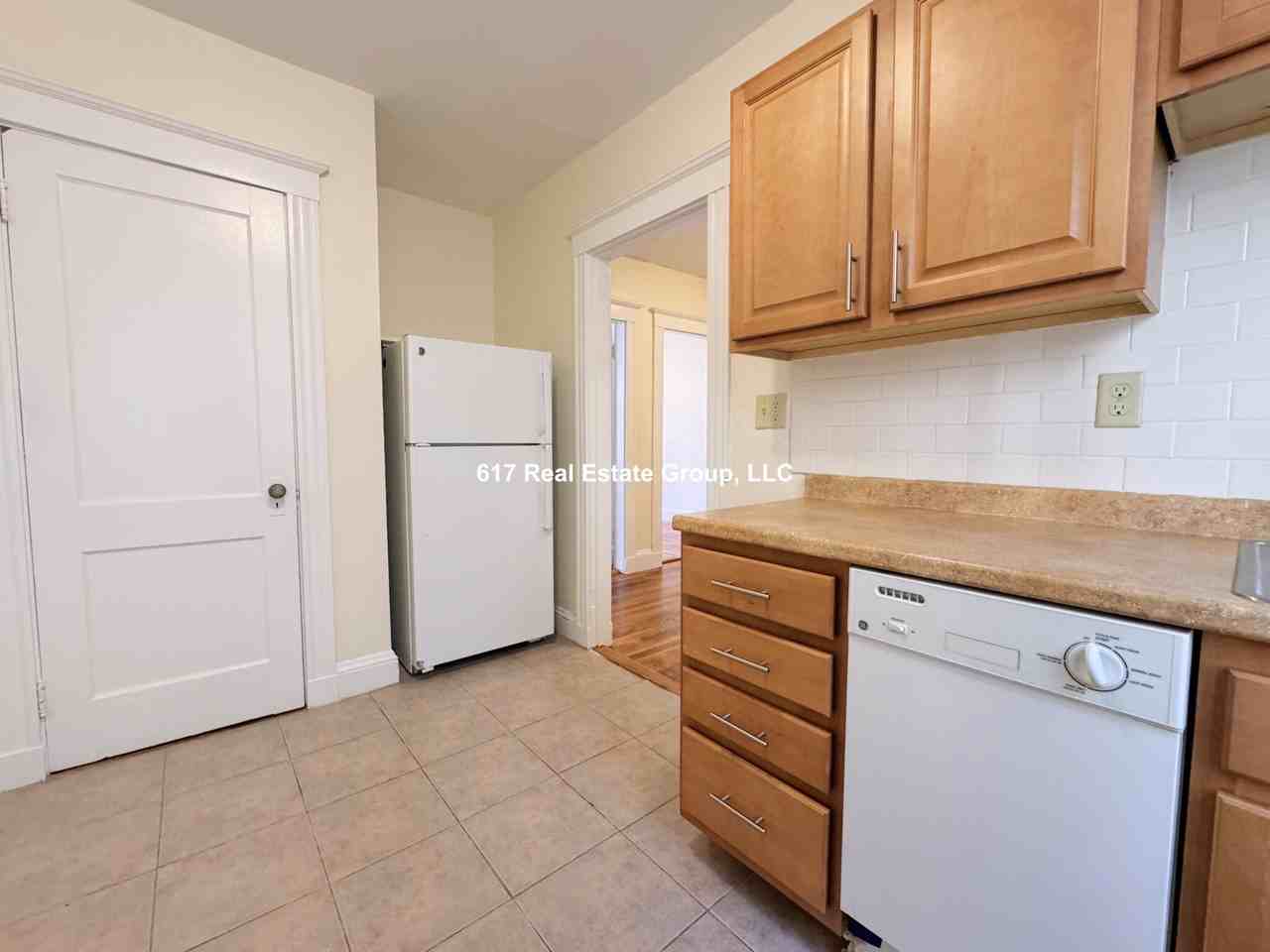 11 Barrows St #1 - Photo 5 of 11