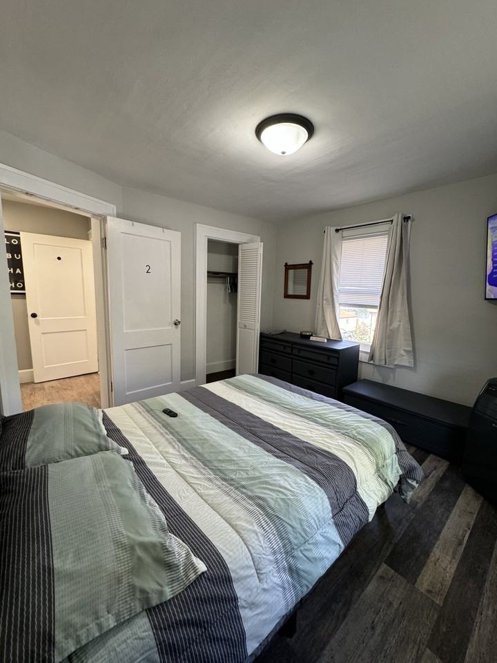 1230 N Kealing Ave - Photo 2 of 14