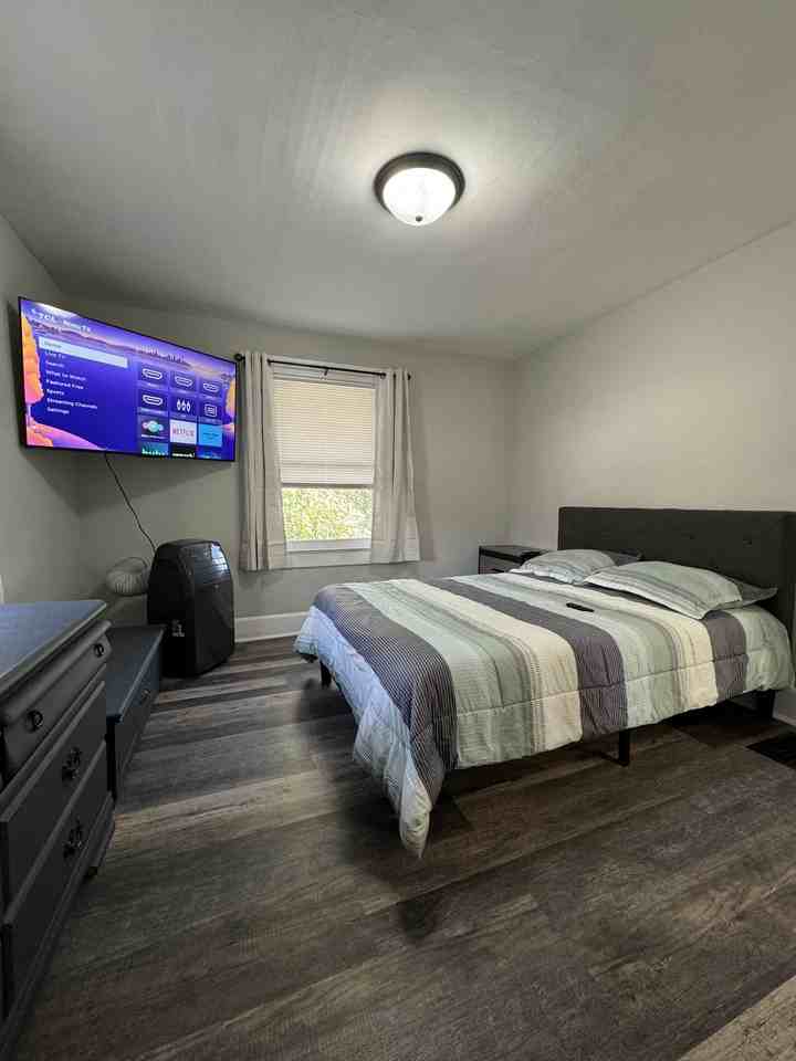 1230 N Kealing Ave - Photo 3 of 14