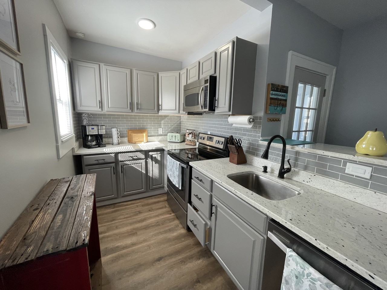 1230 N Kealing Ave - Photo 7 of 14