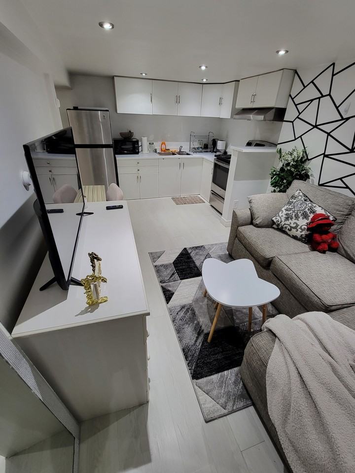 395 Vaughan Road - Photo 3 of 7