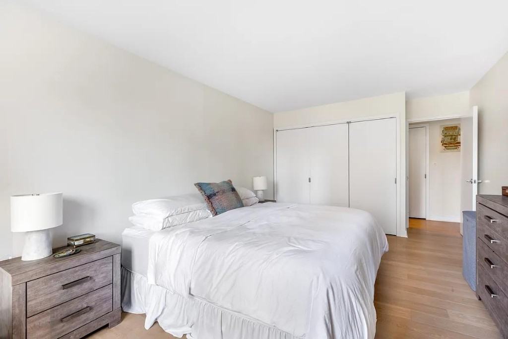 225 Rector Pl #14J - Photo 4 of 14