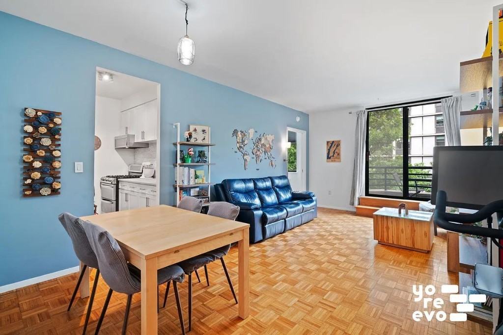 350 Albany St #3Q - Photo 2 of 11