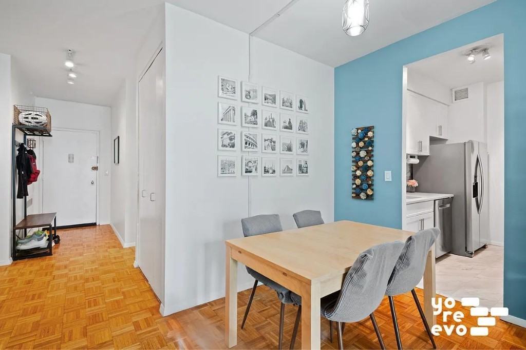 350 Albany St #3Q - Photo 5 of 11