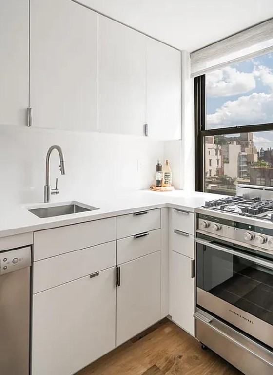 161 W 16th St #6 - Photo 3 of 5