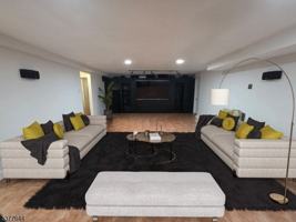 featured image of 86 Keer Ave