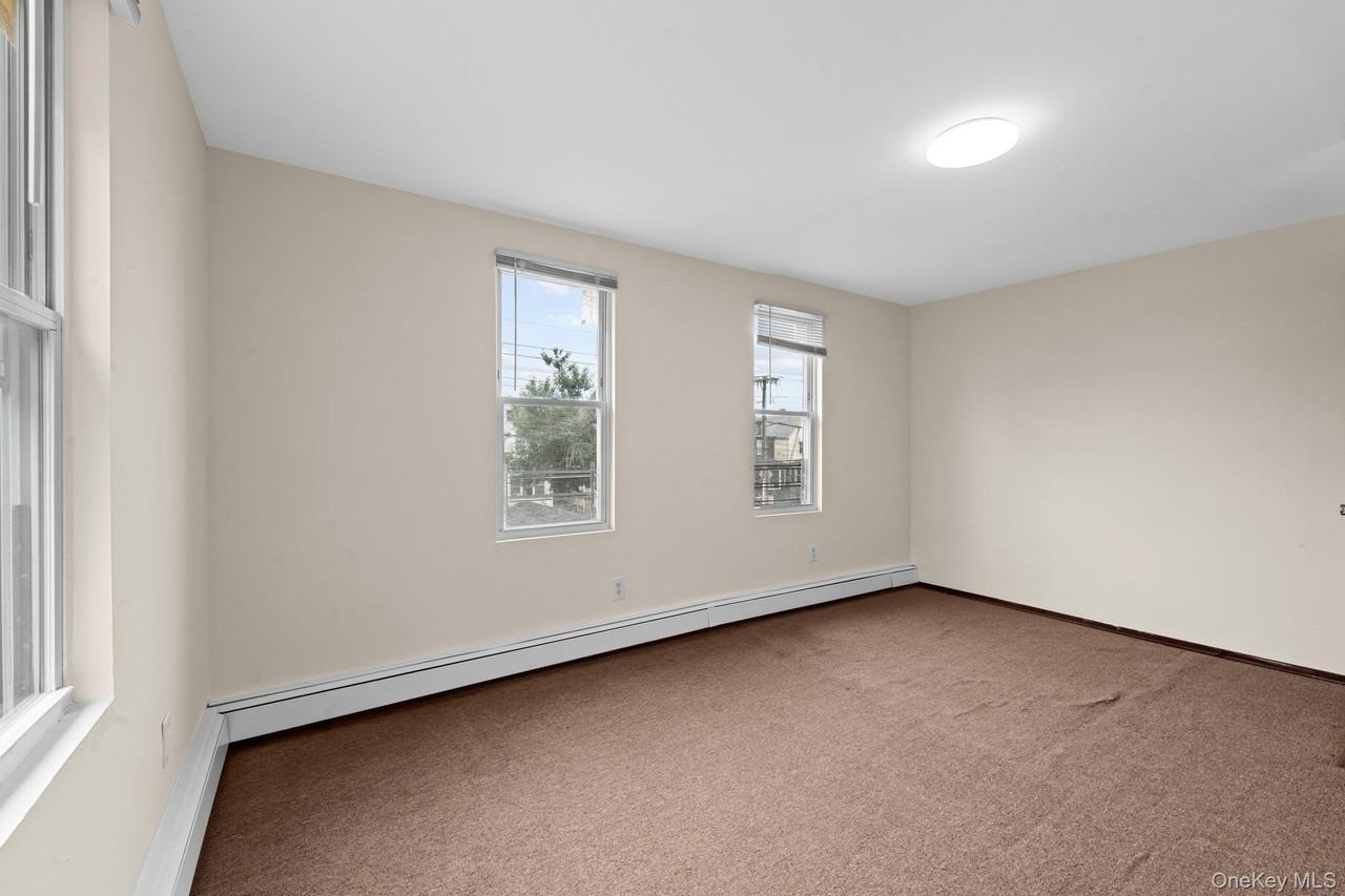 14419 111th Ave - Photo 2 of 10