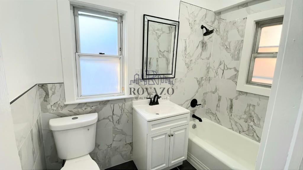 76 Wolf Place - Photo 3 of 11