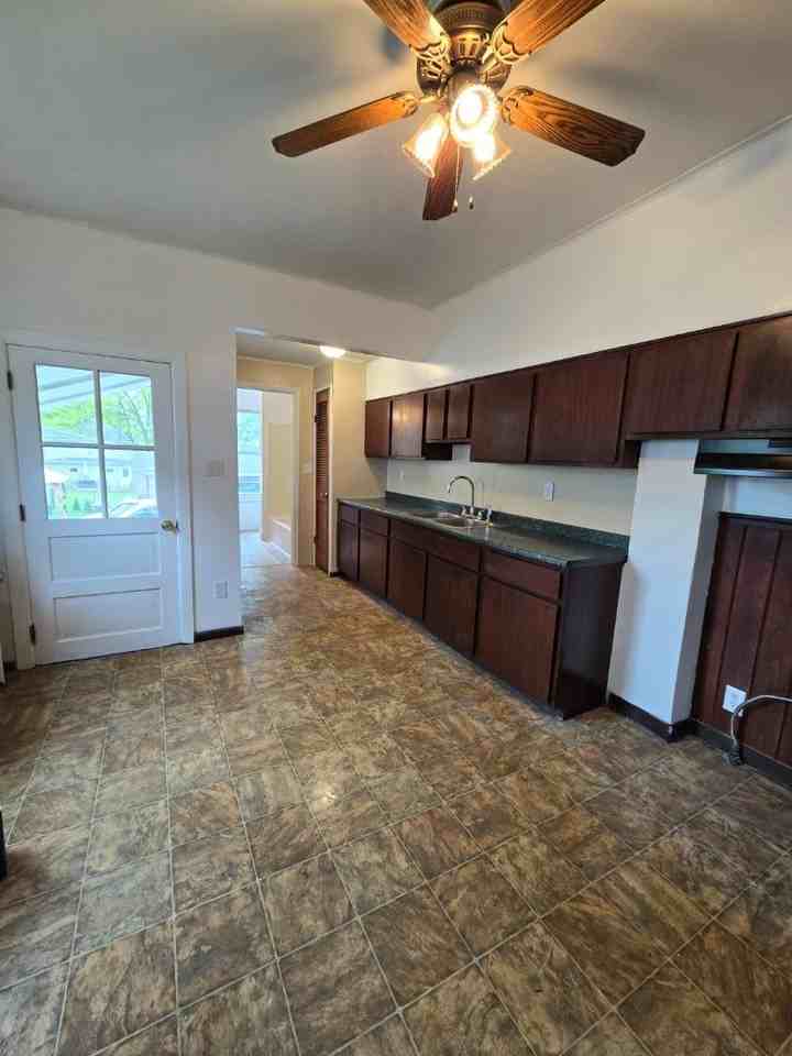 722-724 Gino Merli - Photo 2 of 10