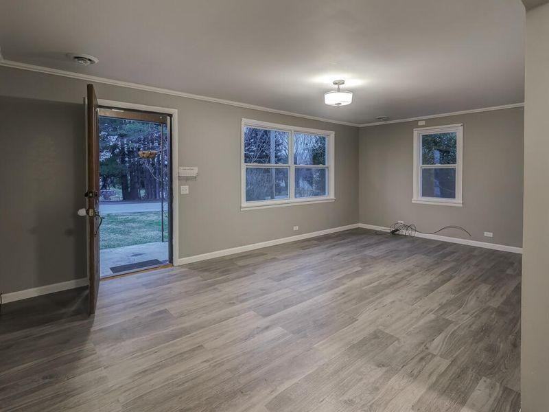 205 Linda St - Photo 2 of 20
