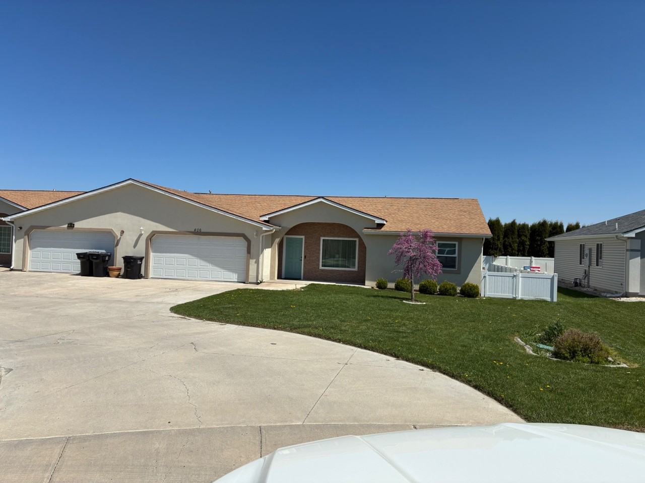 406 Pratt Pl - Photo 2 of 9