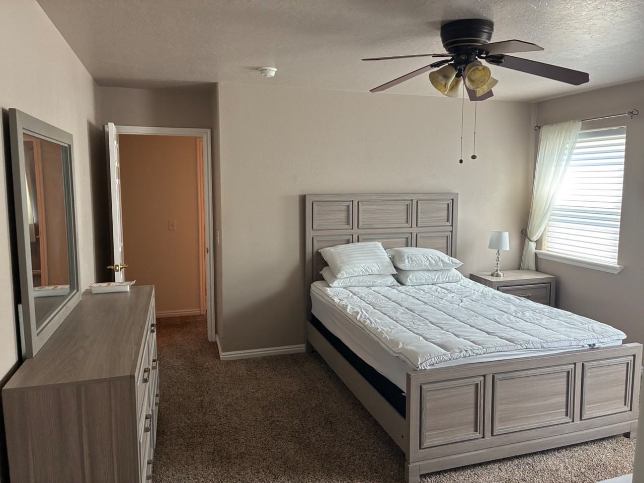 406 Pratt Pl - Photo 7 of 9