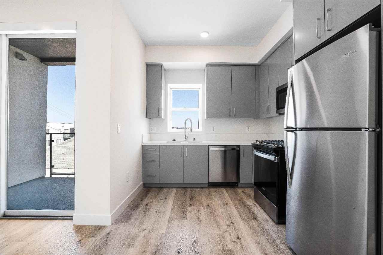 Jade of Palms - Photo 3 of 21