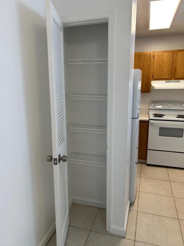 Redwood Apartments - Photo 4 of 11