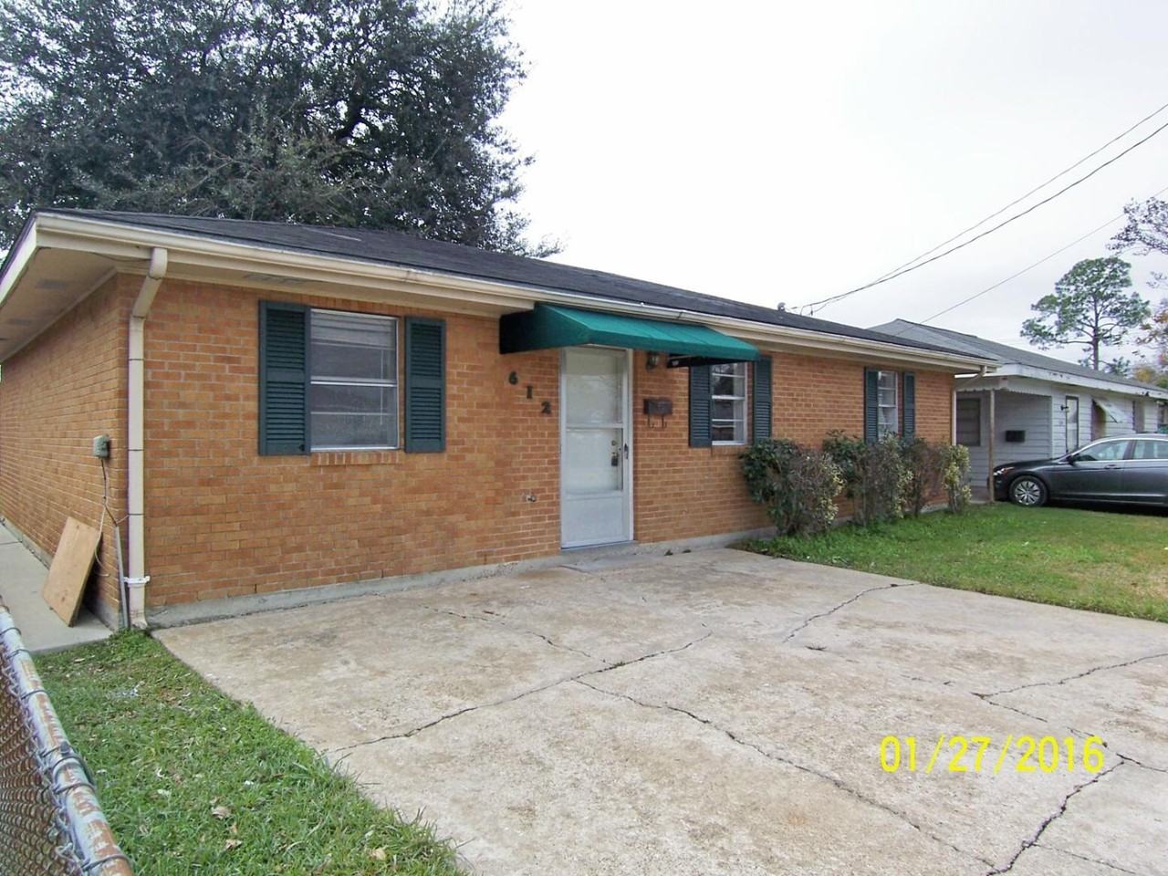 612 Willow St - Photo 2 of 12