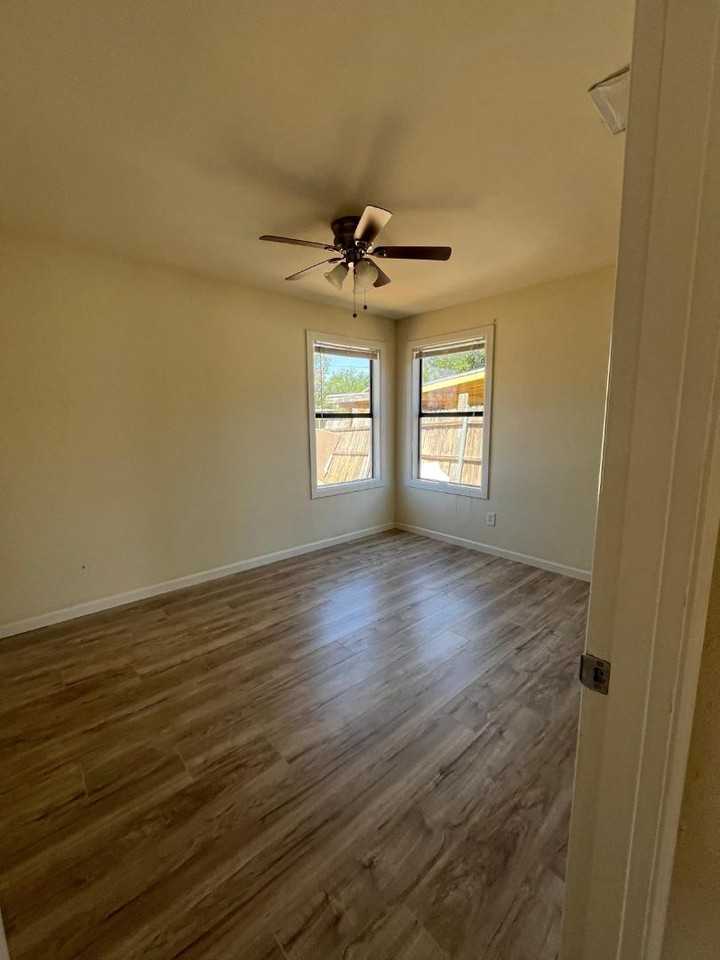 3105 Winfield Ave - Photo 2 of 20