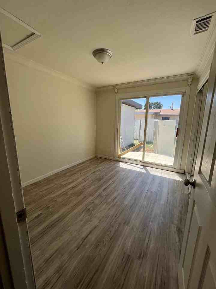 3105 Winfield Ave - Photo 6 of 20