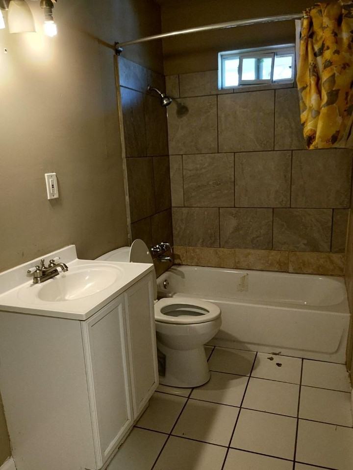 2302 Keystone Dr - Photo 3 of 10