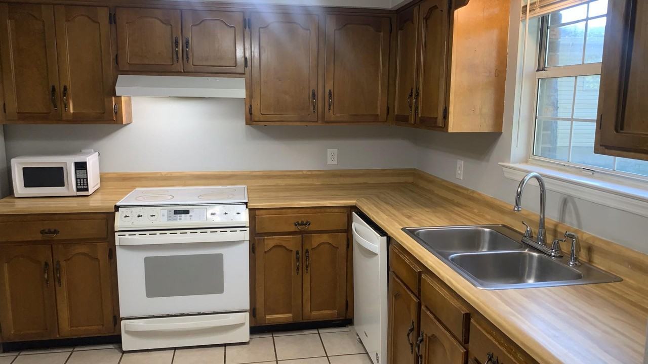 4316 Worsham Avenue - Photo 3 of 10