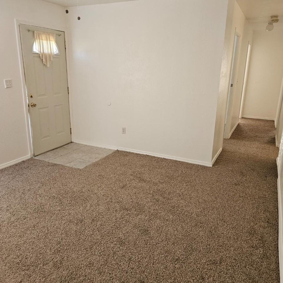 2324 Northwest 30th Street - Photo 6 of 20