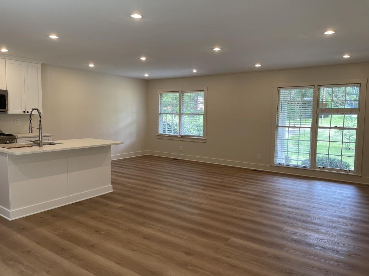 712 E Magnolia Ave - Photo 4 of 11