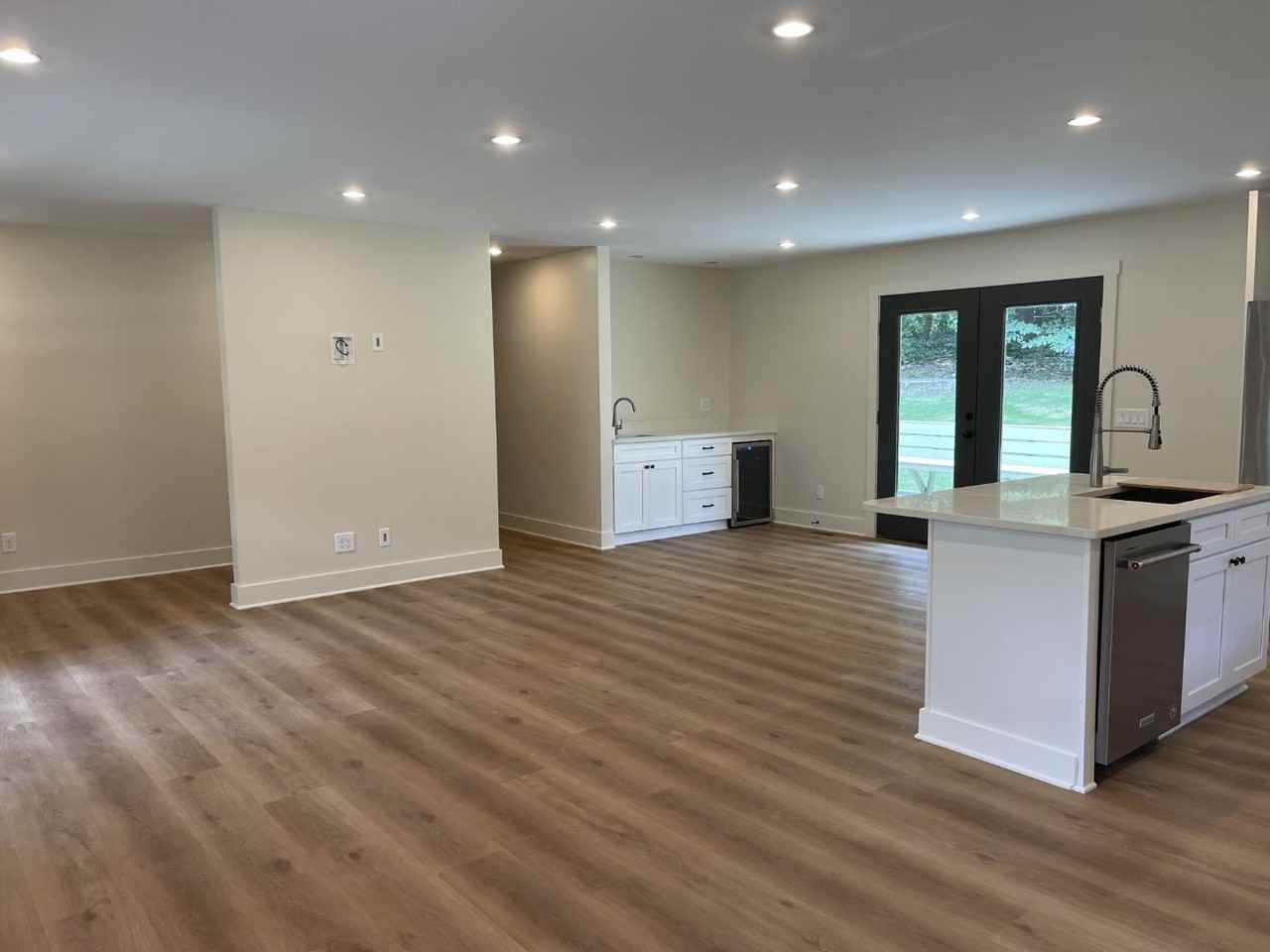 712 E Magnolia Ave - Photo 5 of 11