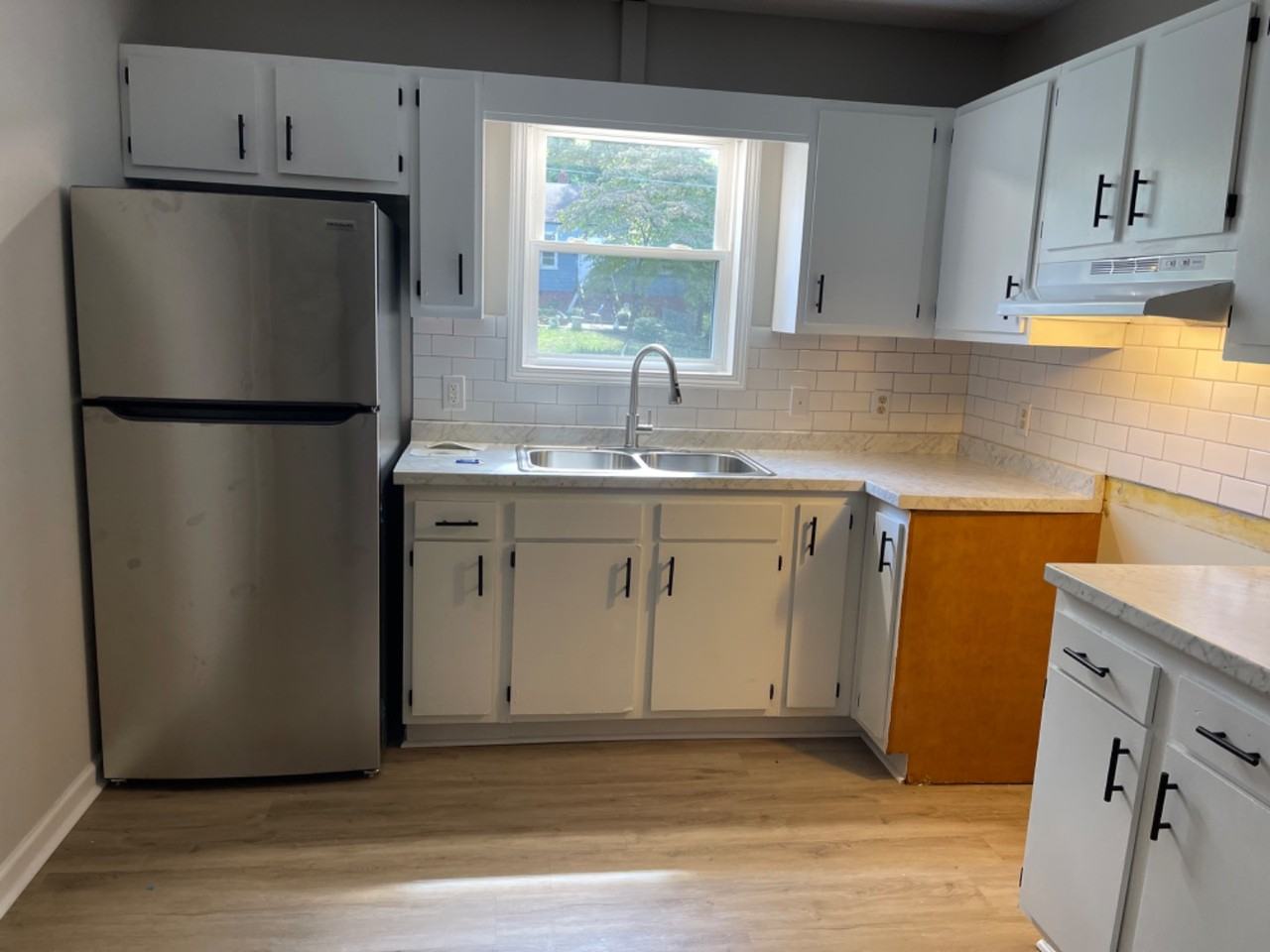 108 Berry St - Photo 5 of 10