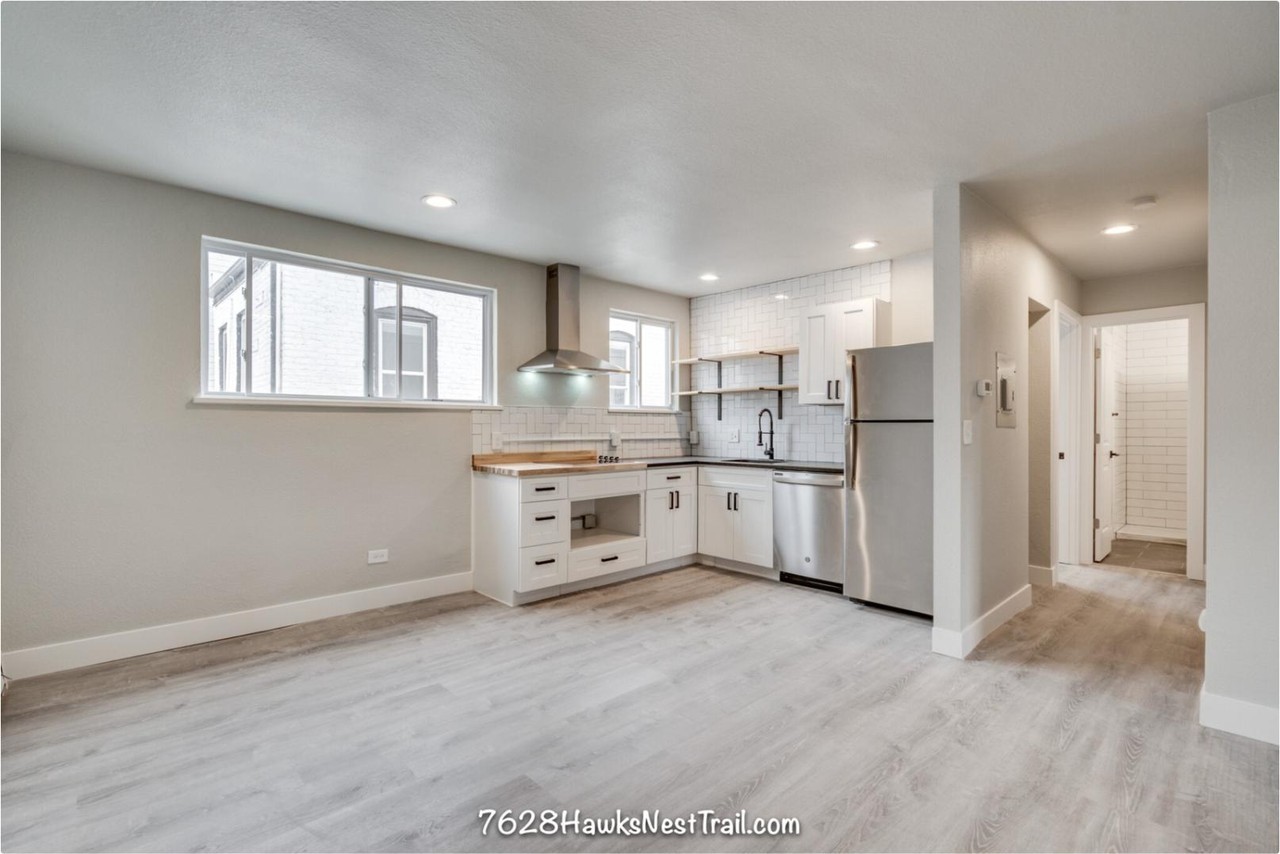 2836 WYANDOT STREET - Photo 4 of 17